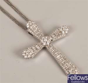 18ct white gold diamond cross pendant - the cross