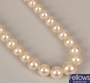 Single row of graduated cultured pearls with a