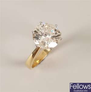 18ct gold single stone diamond ring set a round