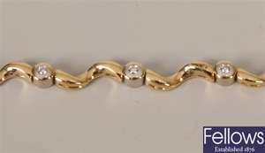 18ct gold diamond bracelet with inlaid round