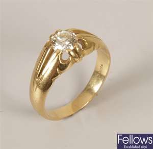 A gentleman's 18ct gold plit shank signet ring