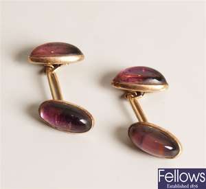 14ct gold link cufflinks each with two foil