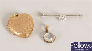 Single stone diamond bar brooch set an old