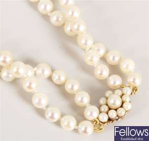 Double row graduated cultured pearl necklet on a