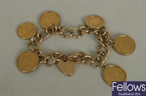 9ct gold stretched curb link bracelet with three