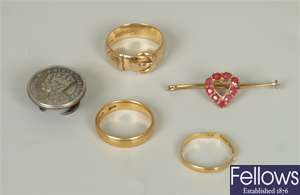 Five items, to include a Victorian 18ct gold