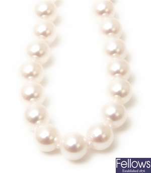 A uniform cultured pearl necklace, with sphere