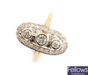 An 18ct gold diamond up finger ring, comprising