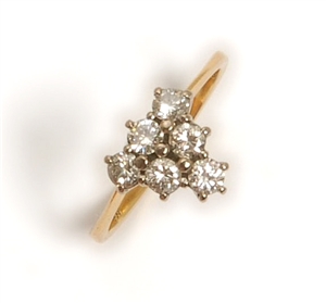 An 18ct gold diamond cluster ring, comprising six