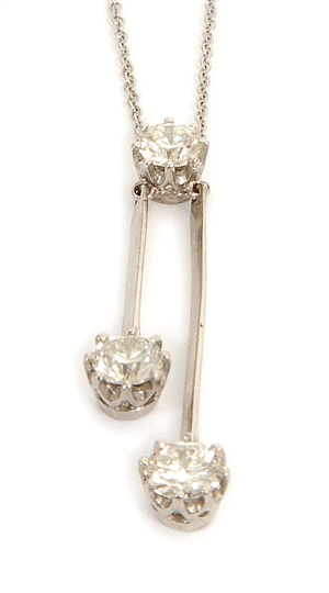 A diamond set pendant, comprising an eight claw