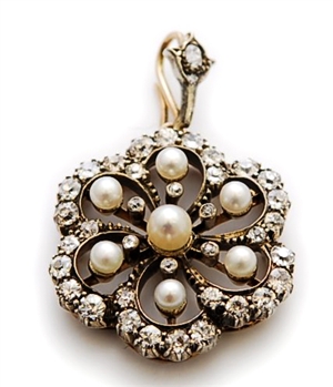 A late 19th/early 20th century cultured pearl and