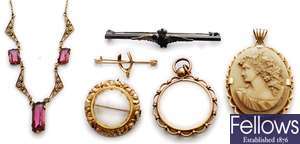 A quantity of items to include a 9ct gold brooch,