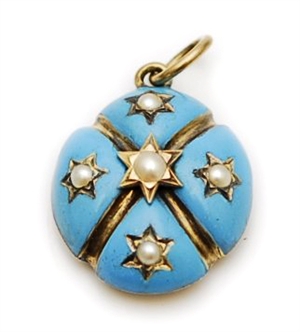 An early 20th century split pearl set pendant,