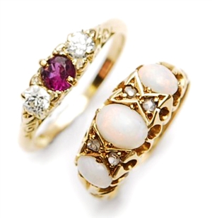 Two rings, to include an early 20th century 18ct