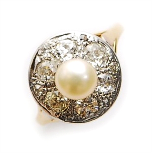 A cultured pearl & diamond ring, comprising a