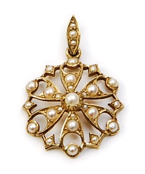 An early/mid 20th century 15ct gold split pearl