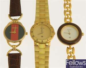 A selection of approximately 19 Gucci wrist