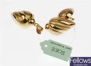 (102002140) 18ct fancy earrings, 18ct pendant