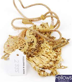 (304265897)  22ct item of jewellery, 22ct item of jewellery, 22ct item of jewellery, 22ct fancy neck