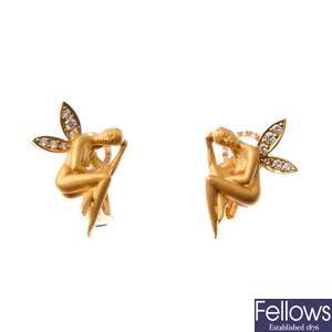 Carrera Y Carrera - pair of 18ct gold fairy earrings.