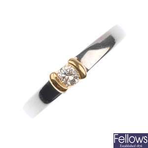 18ct white gold single stone diamond ring with yellow gold setting.