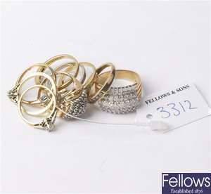 (710004755)  9ct ring, eight assorted rings
