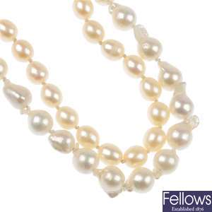 Two cultured pearl single-row necklaces