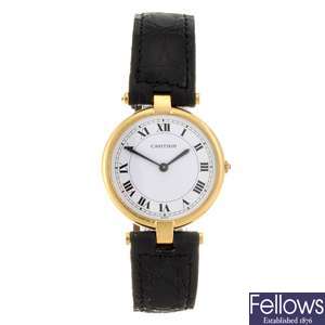 (BT10) An 18k gold quartz gentleman's Cartier wrist watch.
