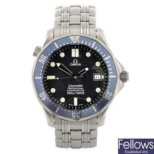 (307084142) A stainless steel automatic gentleman's Omega Seamaster Professional bracelet watch.