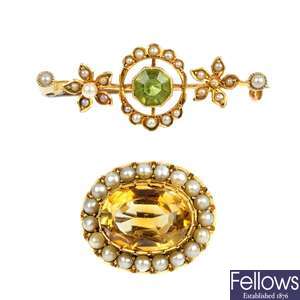 Two gem-set brooches. 