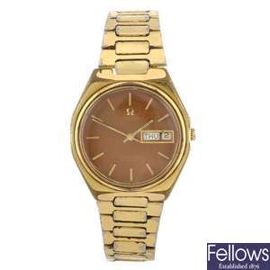 A gold plated automatic gentleman's Omega Seamaster bracelet watch.