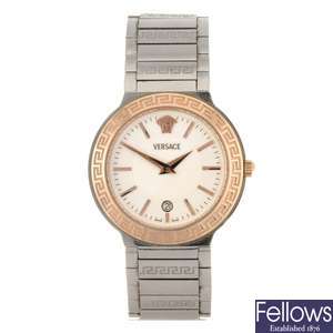 (304287455) A stainless steel quartz gentleman's Versace bracelet watch.