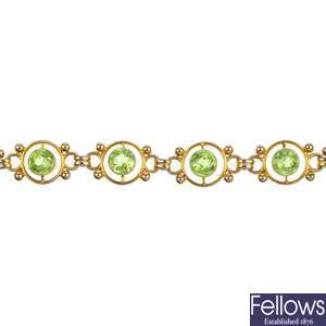 An early 20th century 15ct gold peridot bracelet.