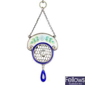 CHARLES HORNER - an early 20th century silver and enamel pendant.
