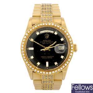 (527869-1-A) An 18k gold automatic gentleman's Rolex Day Date bracelet watch.