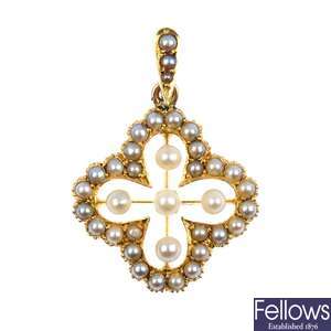 An early 20th century 15ct gold seed pearl pendant.