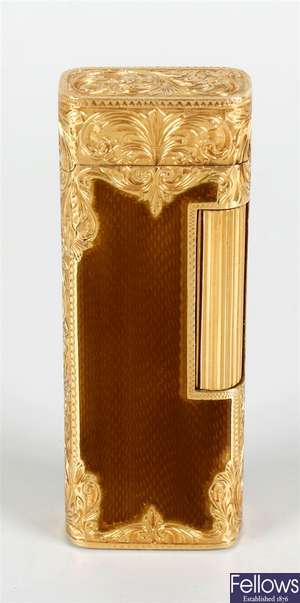 A Dunhill gold and enamelled cased gas cigarette