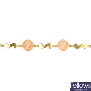 A 1960s 9ct gold shell cameo bracelet.