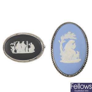 A selection of Wedgwood and cameo jewellery.