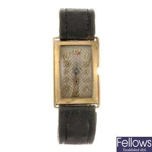 A 9ct gold gentleman's wrist watch.