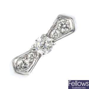 KUTCHINSKY - a diamond dress ring.