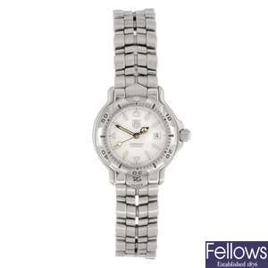 A stainless steel quartz lady's Tag Heuer 6000 bracelet watch.