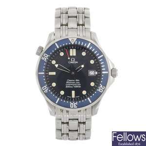 (134177508) A stainless steel automatic gentleman's Omega Seamaster bracelet watch.