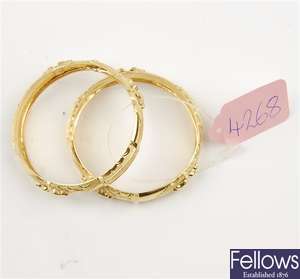 (970000021) two assorted bangles