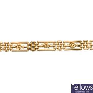 An early 20th century 15ct gold fancy-link gate bracelet.
