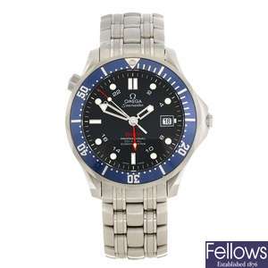 (411028100) A stainless steel automatic gentleman's Omega Seamaster GMT bracelet watch.
