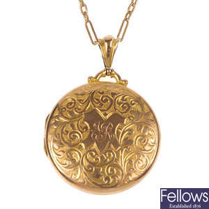 An early 20th century 9ct gold locket. 
