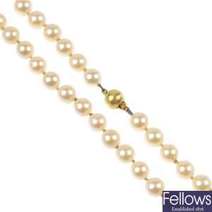 A cultured pearl single-row necklace.
