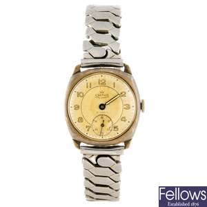 A silver manual wind gentleman's Smiths De Luxe bracelet watch