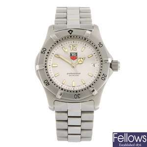 (504005874) A stainless steel quartz mid-size Tag Heuer 2000 Series bracelet watch.